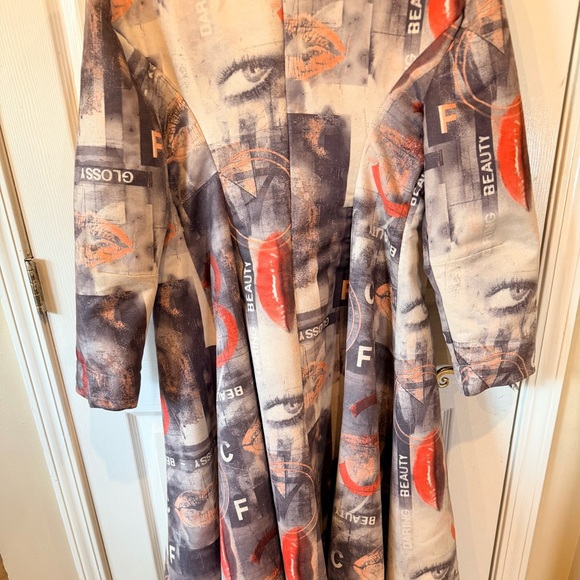 Dana Chicago A-line graphic coat w/incredible detail and great street aesthetic! - Picture 10 of 10